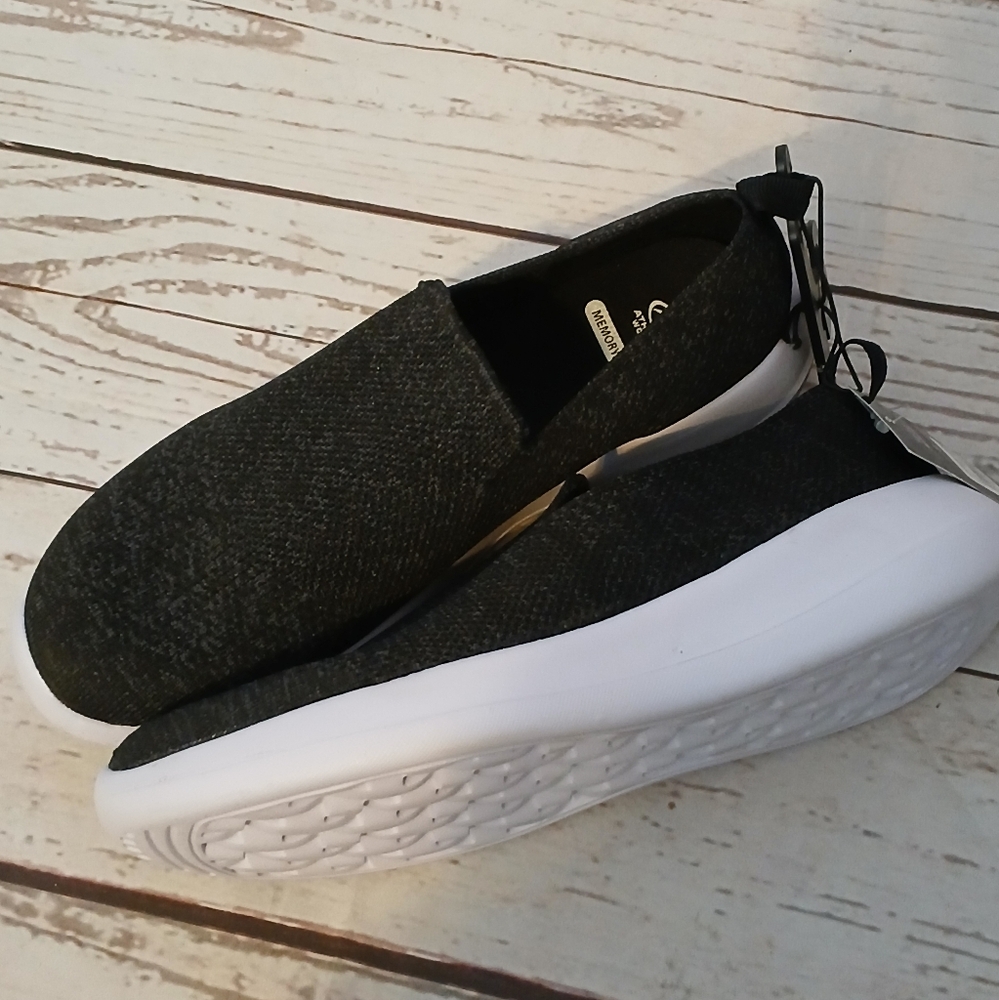 Athletic Works women's comfort low vamp shoes with memory foam black size 12W